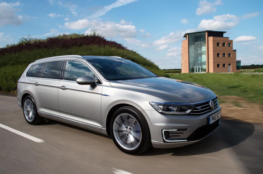 Volkswagen Passat Estate GTE (UK) '2016